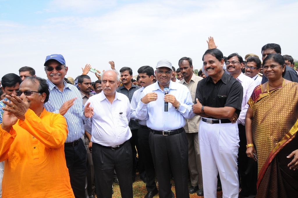 SKU_VC Prof.Kuderu Rajagopal AP Cheif Secretary IYR Krishna Rao AP DGP JV Ramudu IT Minister Raghunatha Reddy swacha barath AP ambasador Chowdary addressing during plantation program