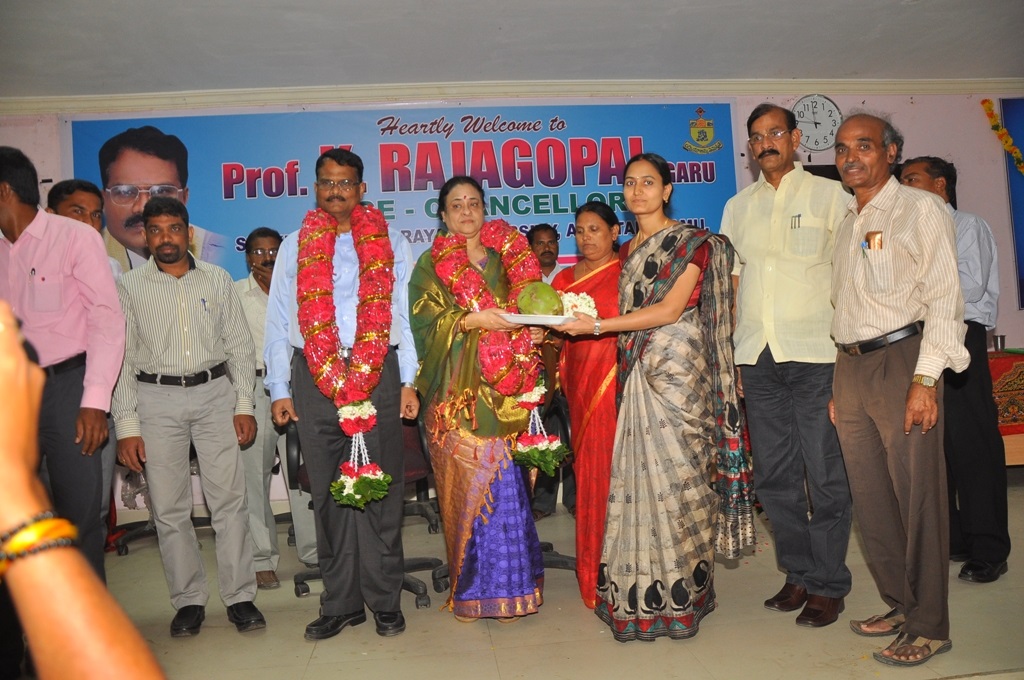 SKU Vice-Chancellor Prof.Kuderu Rajagopal is felicitated by SKU Teachers Association on Teacher Day Celebrations